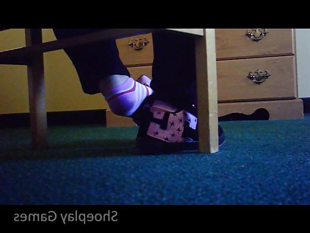 25P Random sock shoeplay