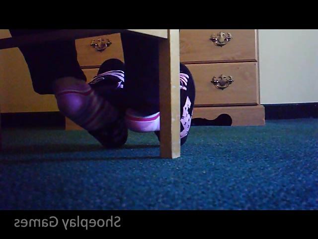 25P Random sock shoeplay