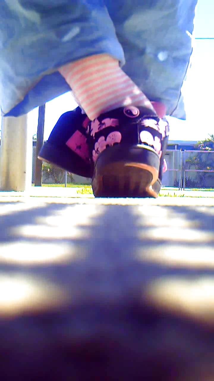 25P Random sock shoeplay