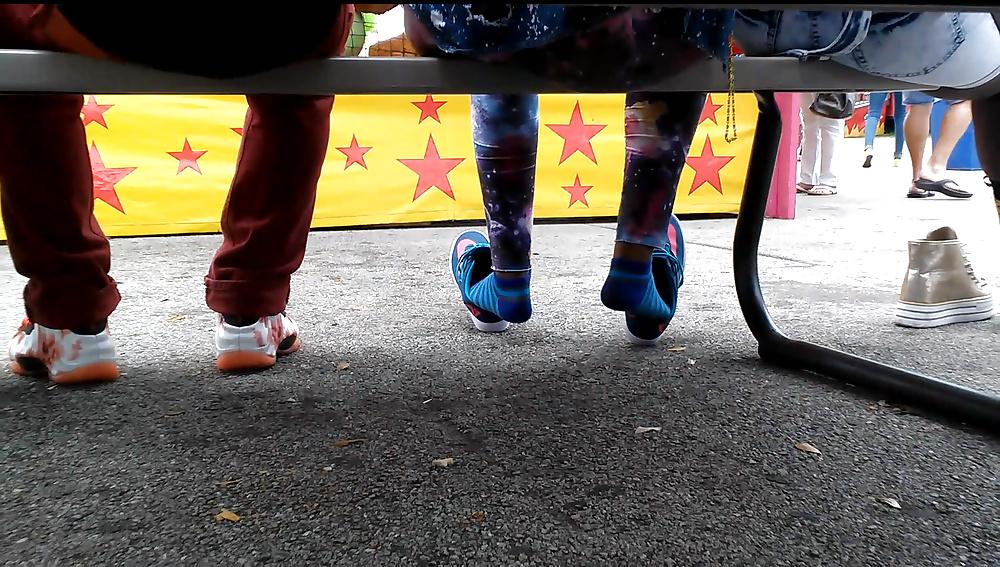 25P Random sock shoeplay