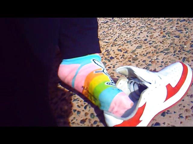25P Random sock shoeplay