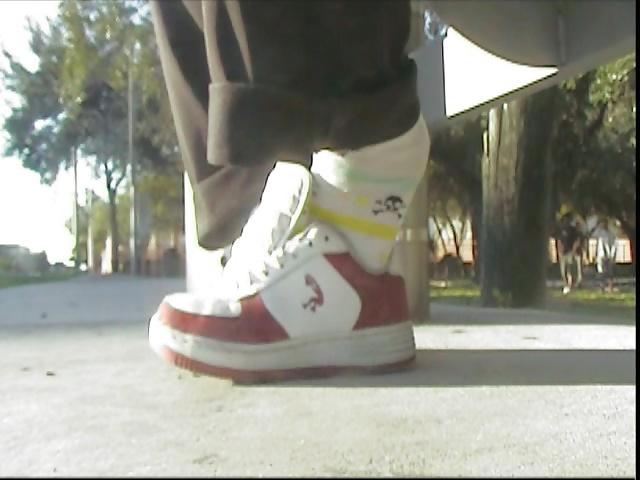 25P Random sock shoeplay