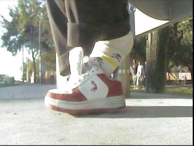 25P Random sock shoeplay