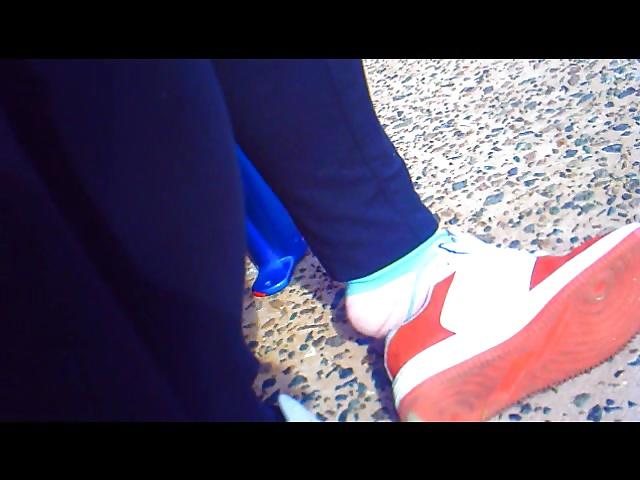 25P Random sock shoeplay