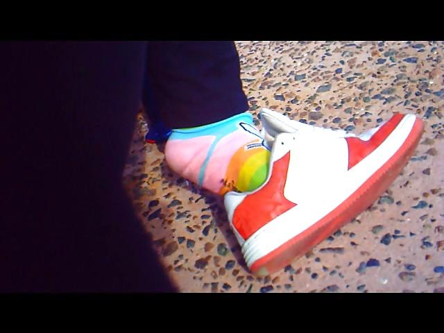25P Random sock shoeplay