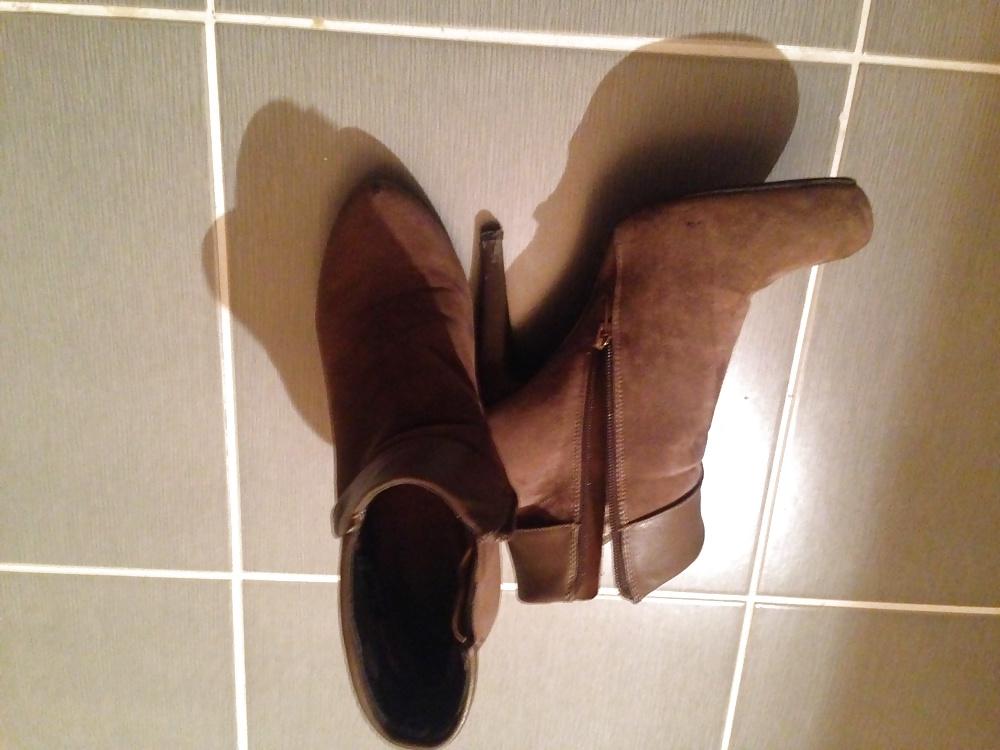 16P My friend's beautiful wife's sexy shoe collection. 