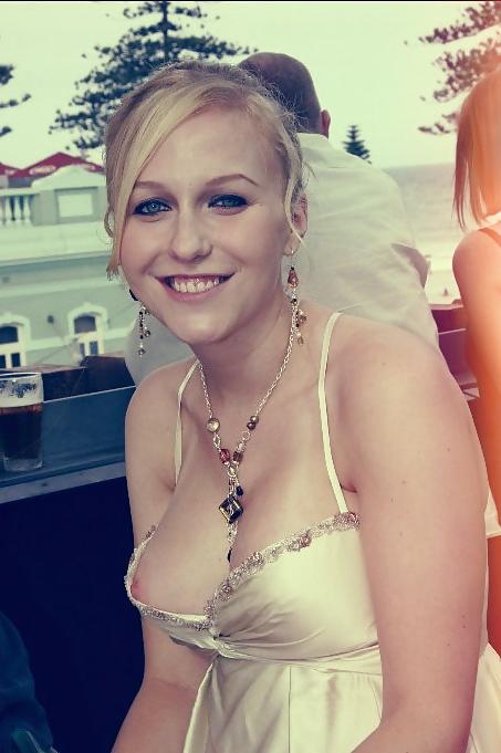 24P BRALESS AND NIPPLESPLIS