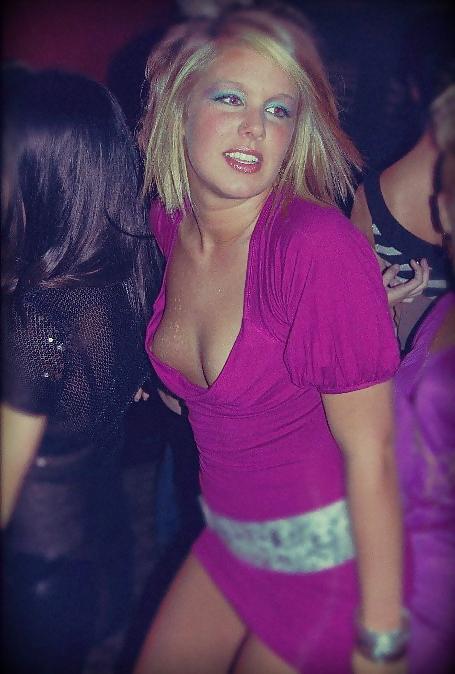 24P BRALESS AND NIPPLESPLIS
