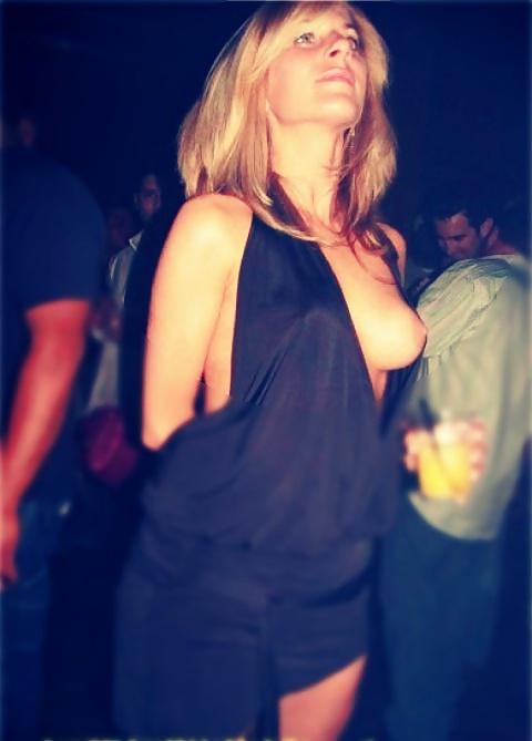 24P BRALESS AND NIPPLESPLIS