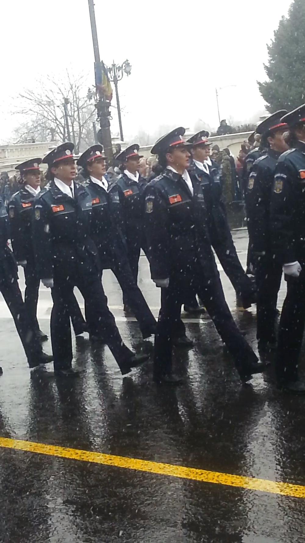 25P Spy old + young women uniform romanian-ca de 1decembrie :))