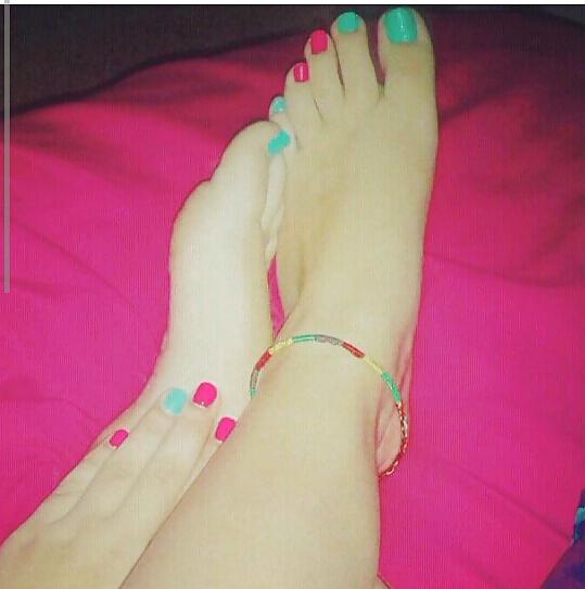 10P 4 Feet Lovers Only