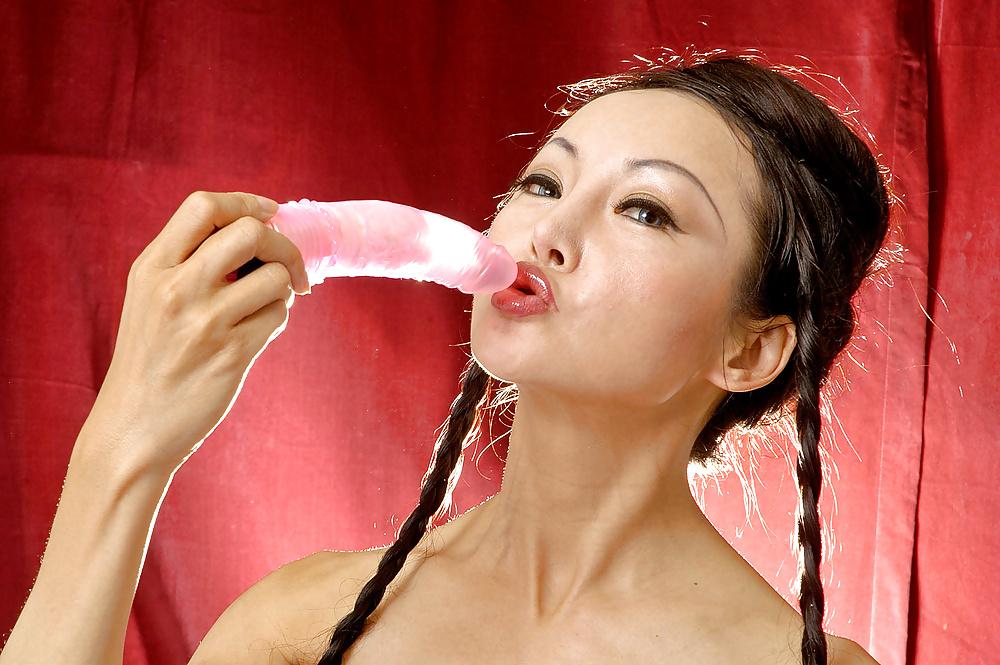 25P Ange Venus, dildo on couch