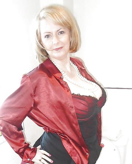 25P Mature escort 