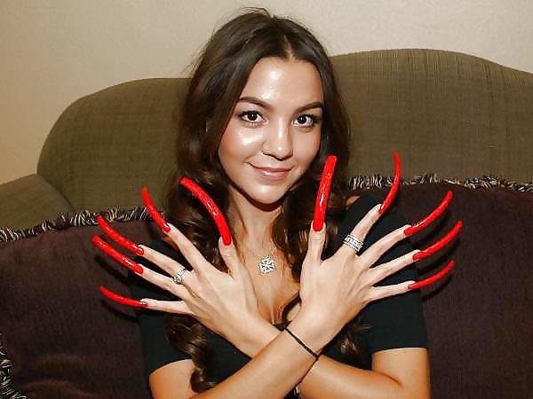 25P I Love Long Nails!