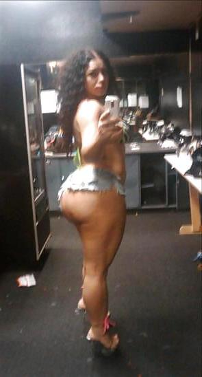 25P Elke The Stallion Twitter Photos