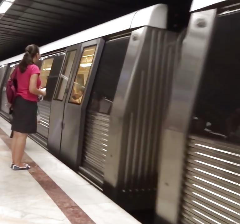 25P Spy ass, boobs and face in subway romanian