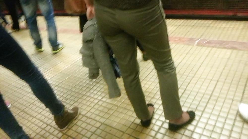 25P Spy ass, boobs and face in subway romanian