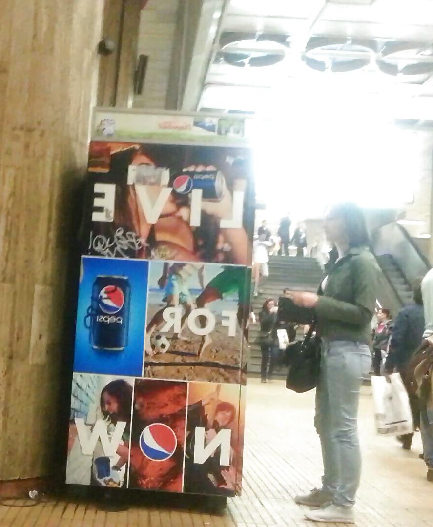 25P Spy ass, boobs and face in subway romanian