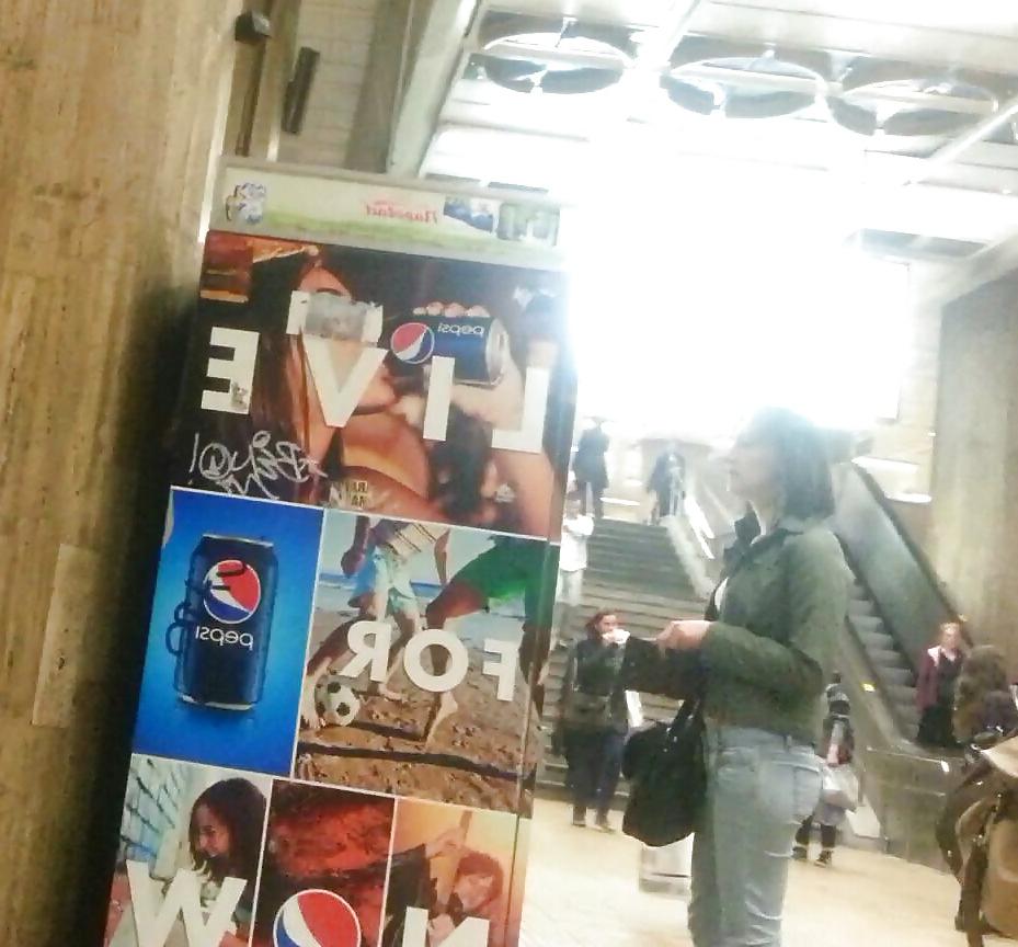 25P Spy ass, boobs and face in subway romanian