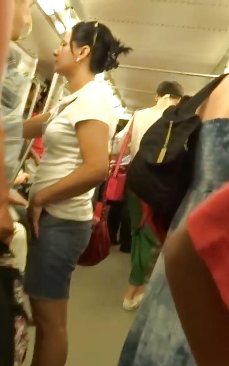 25P Spy ass, boobs and face in subway romanian