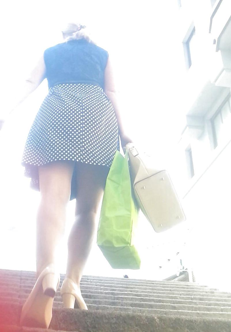 7P Spy sexy mature skirt and feet romanian