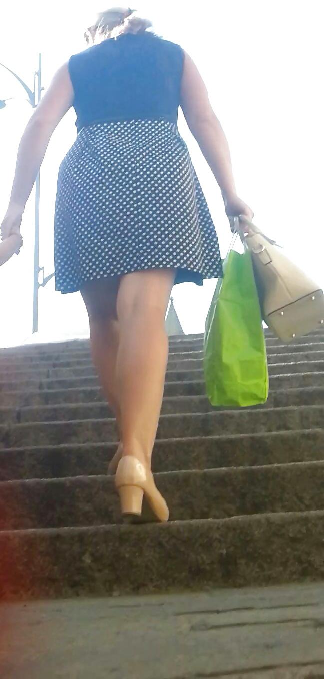 7P Spy sexy mature skirt and feet romanian