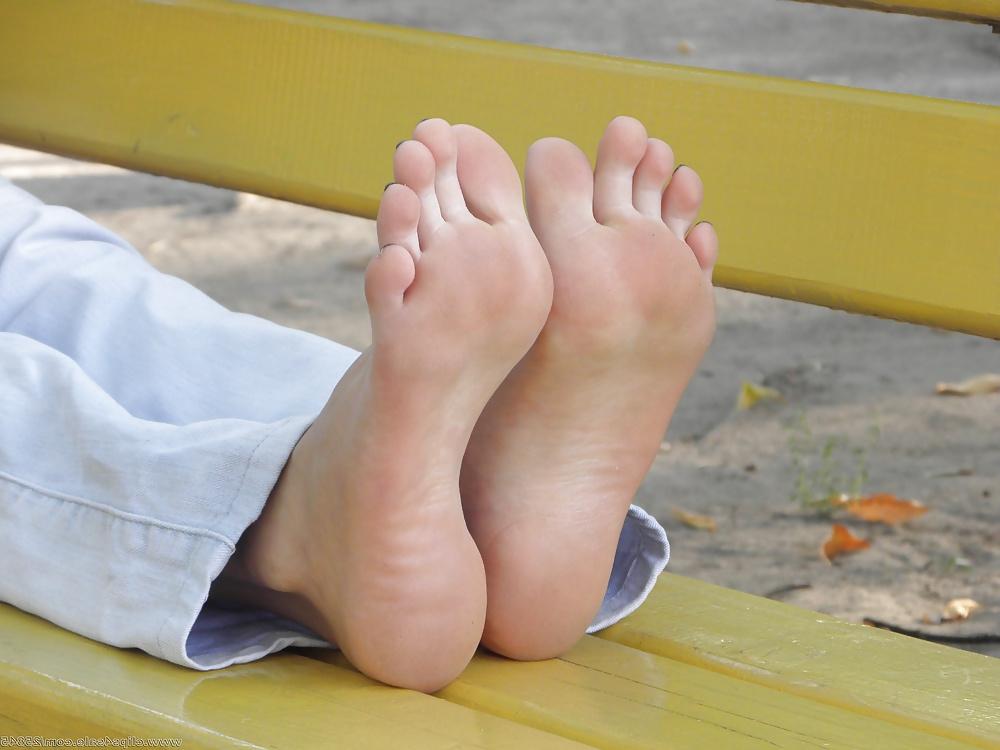 10P Park barefoot walking