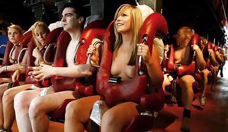 4P Nude in amusement park