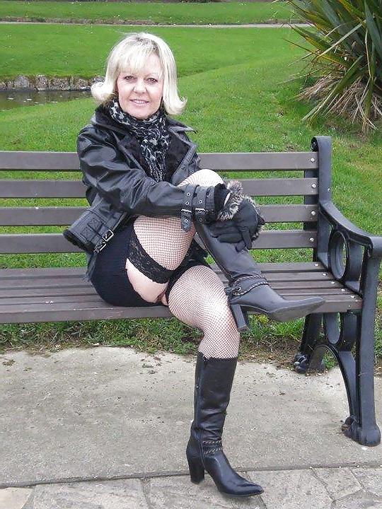 25P MILFS and MATURES the best ASSES OF EVER