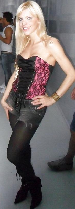 25P Shemale, femboy