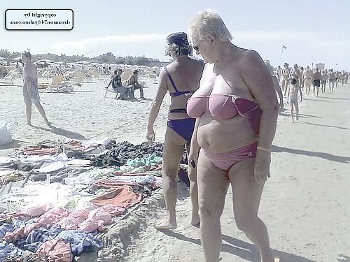 25P Matures and grannies on the beach