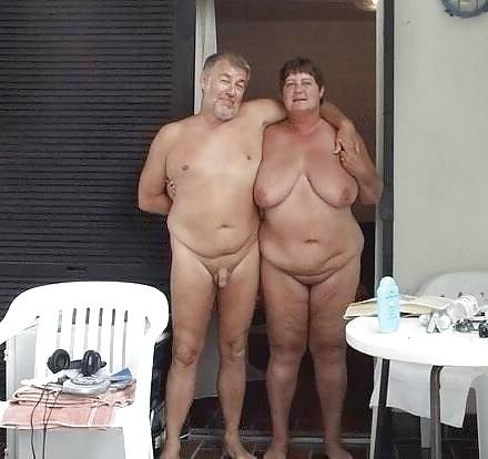 25P Matures and grannies on the beach