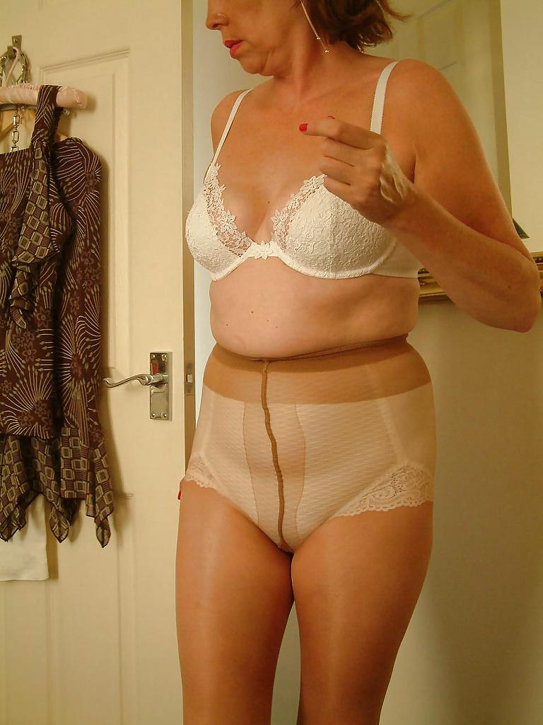 25P Women in panties under pantyhose  25