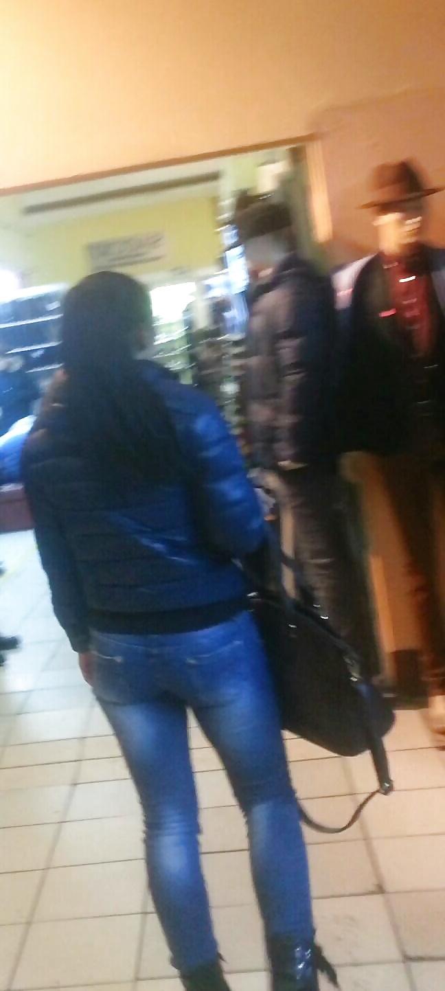 22P Spy sexy ass in shop romanian