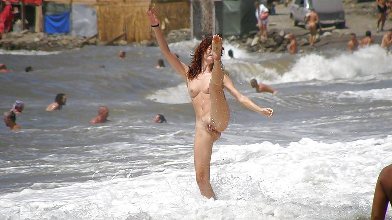 25P Nudists Holiday Snaps from several Countries 