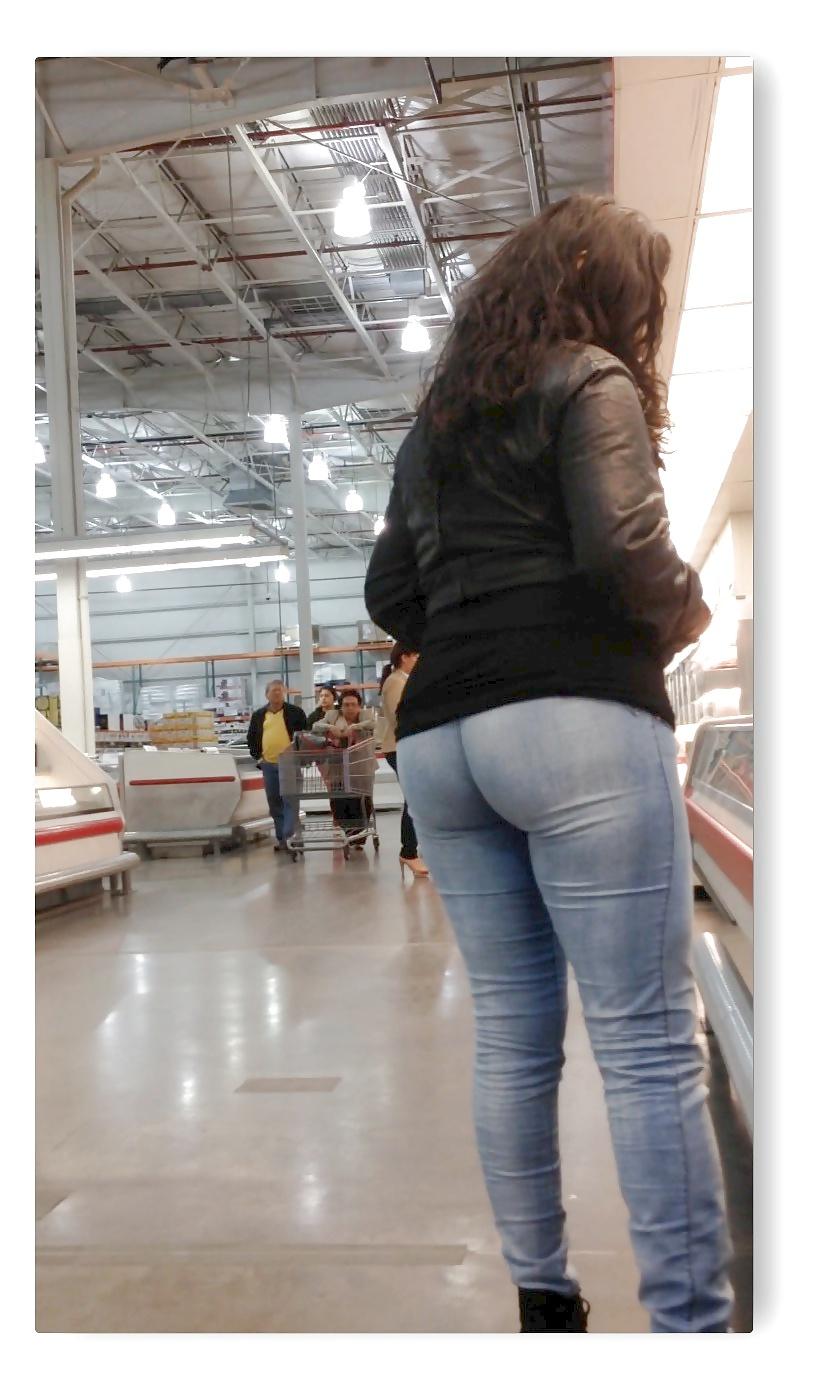 20P Ass n cameltoe in jeans