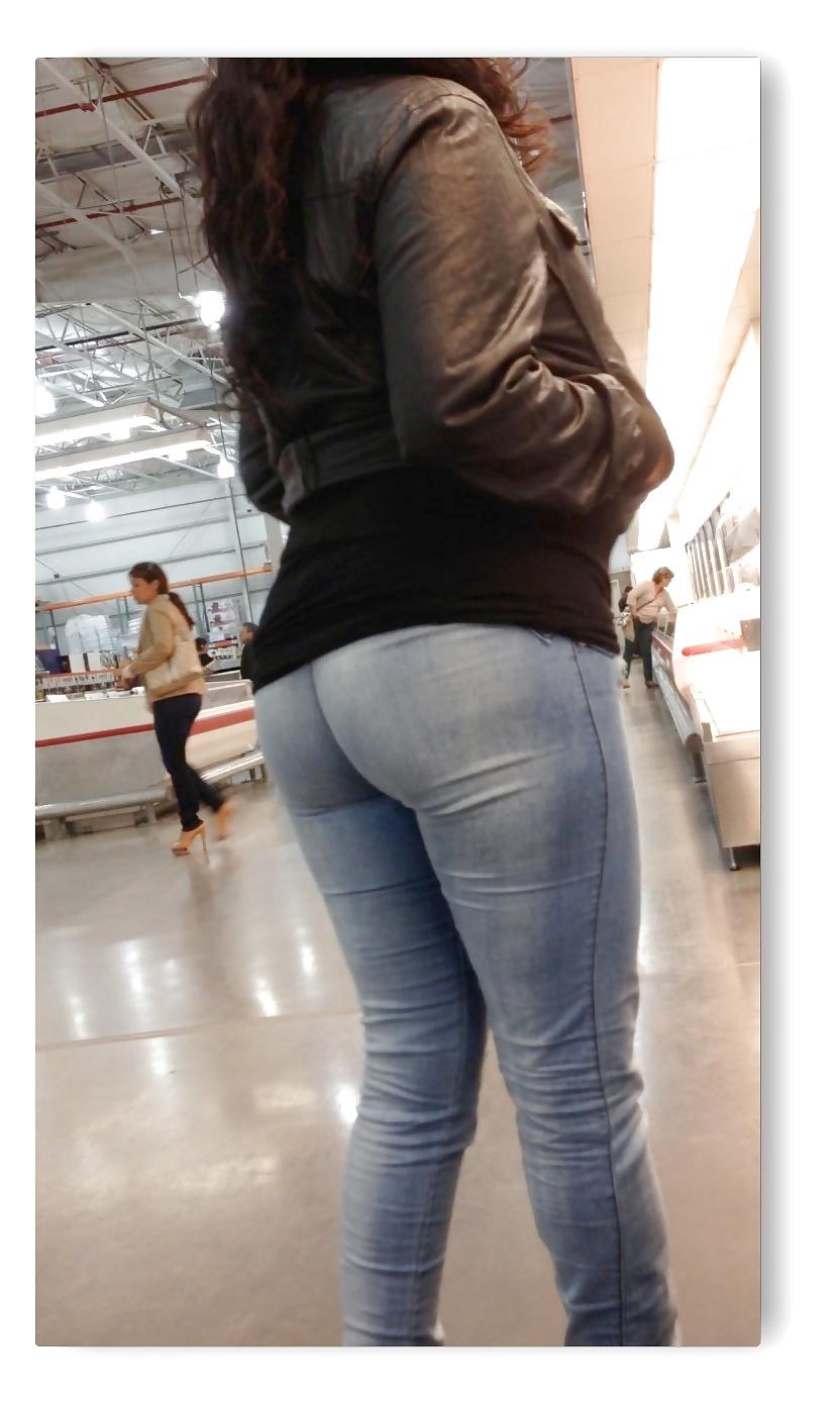 20P Ass n cameltoe in jeans