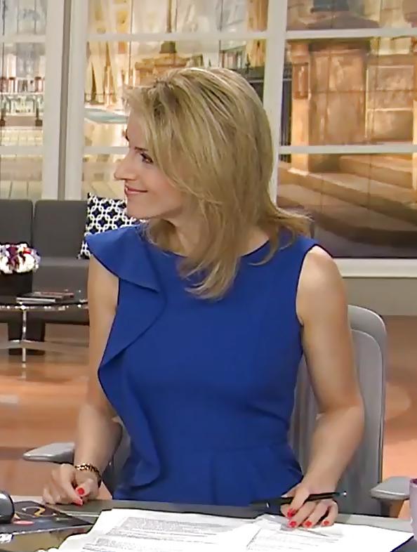 25P Marcia MacMillan - news hottie in the morning