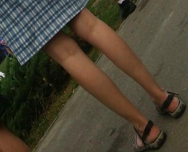 25P Spy feet, legs, foot, ankle, fingers romanian