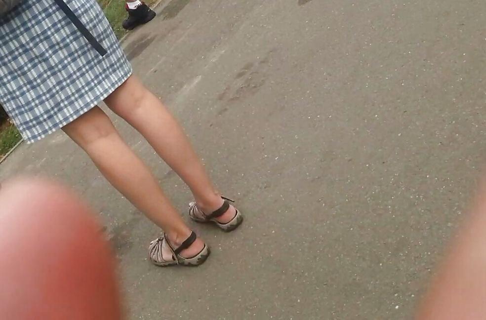 25P Spy feet, legs, foot, ankle, fingers romanian