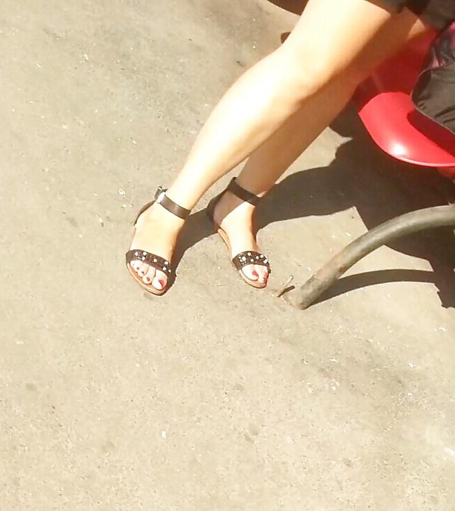 25P Spy feet, legs, foot, ankle, fingers romanian