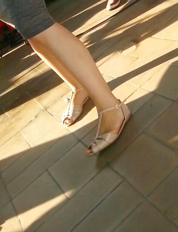 25P Spy feet, legs, foot, ankle, fingers romanian