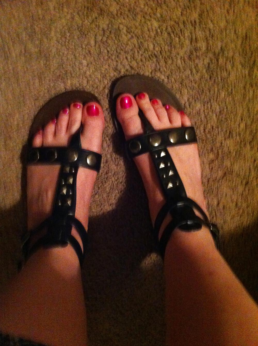 8P Toes and soles for my foot lovers