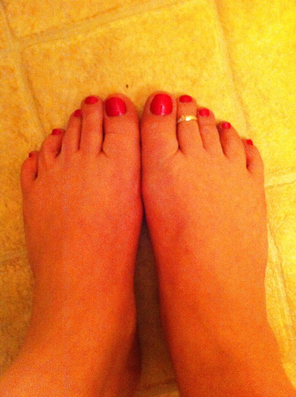 8P Toes and soles for my foot lovers