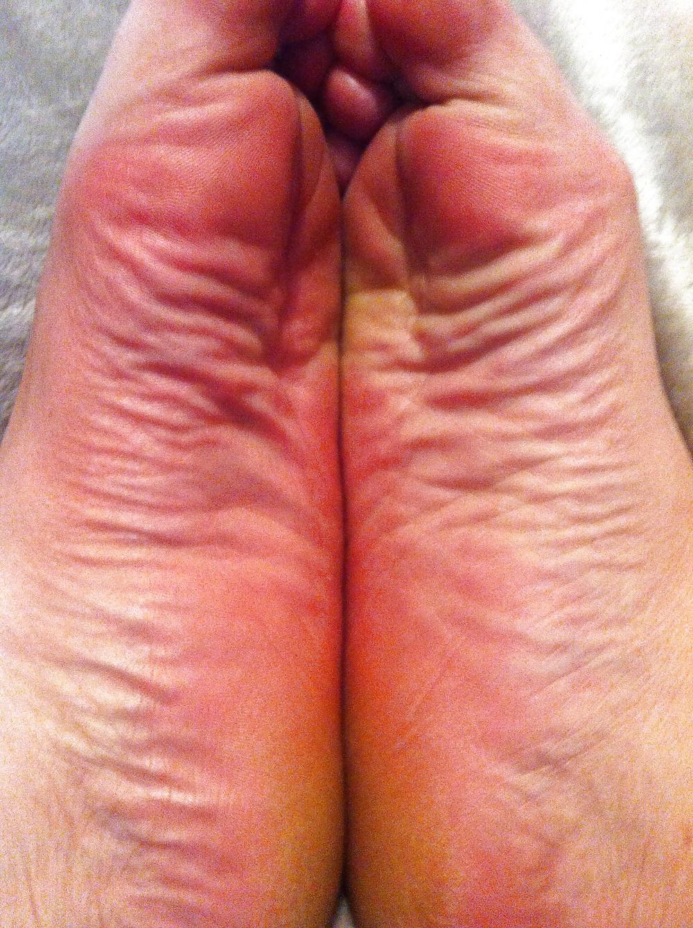 8P Toes and soles for my foot lovers
