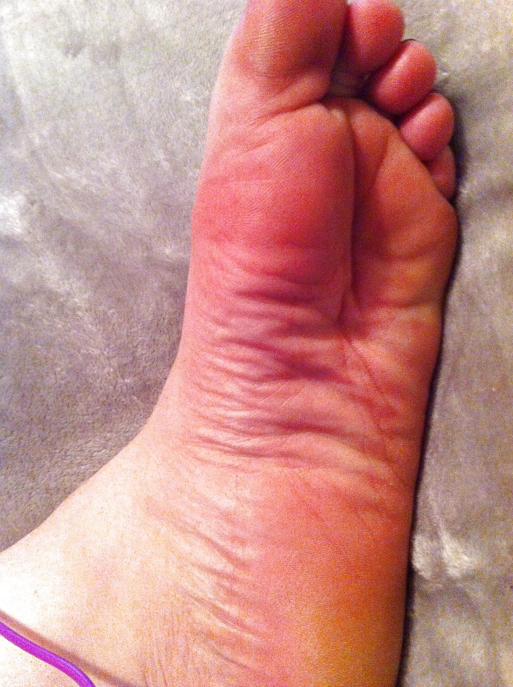 8P Toes and soles for my foot lovers