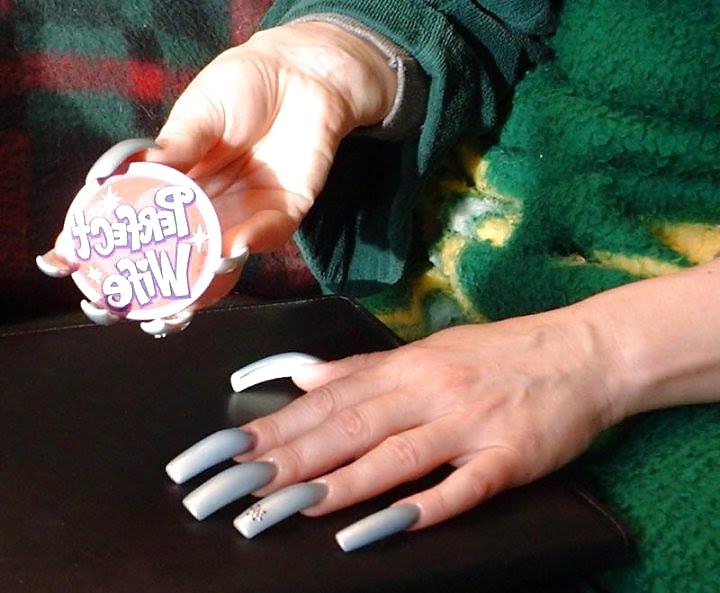 23P Long Nails Hands