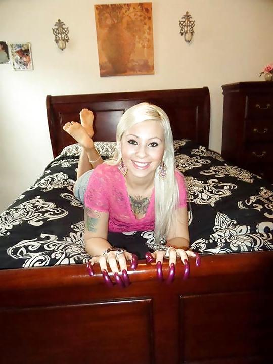23P Long Nails Hands