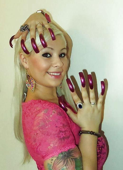 23P Long Nails Hands