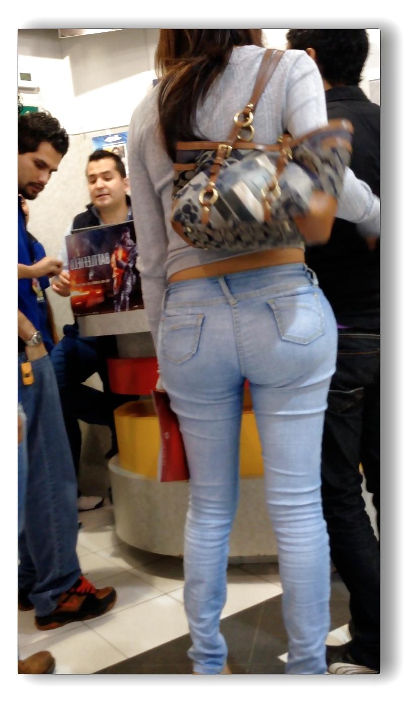 12P Hot ass in jeans